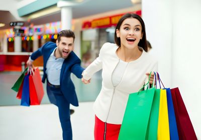 What is the most poppular shopping centers in Dubai?